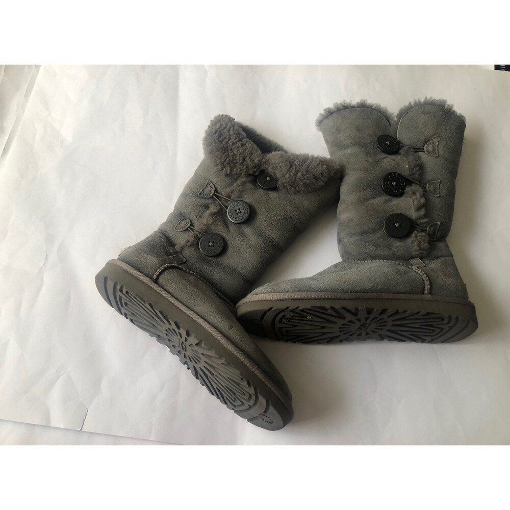 UGG Boots sz 6